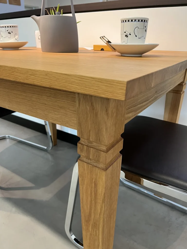 IL – Tavolo fisso in rovere