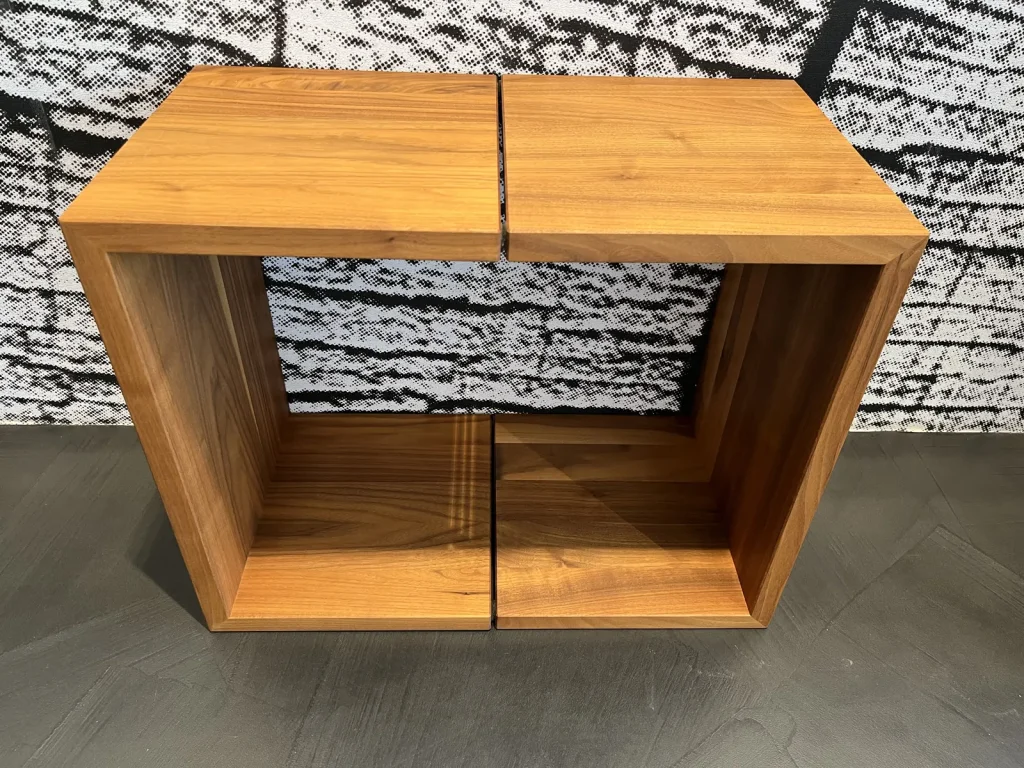 Hüsler Nest – Comodino Loft noce